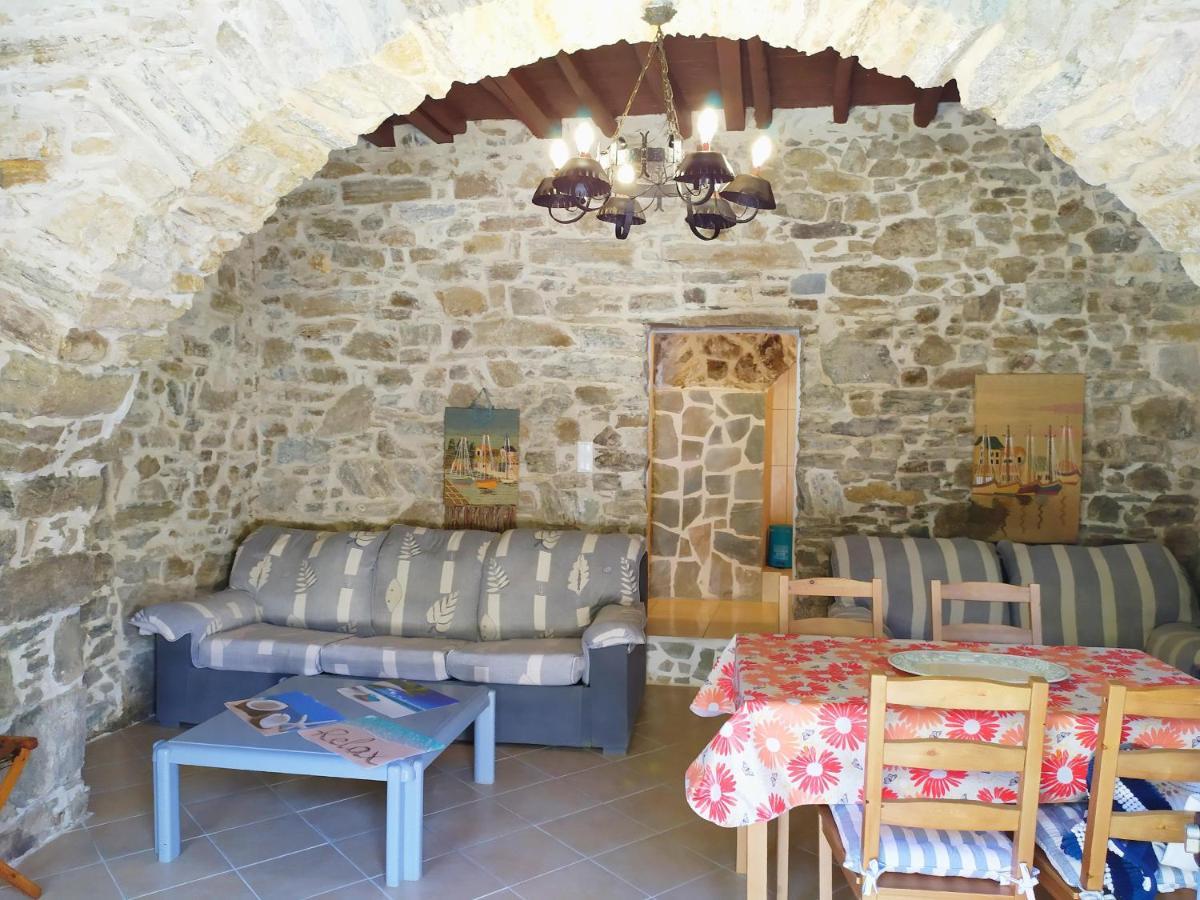 Traditional Family House, Ground Floor With Yard Koronos Екстер'єр фото